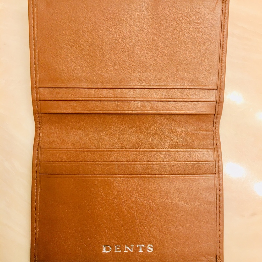Dents card holder unisex. Nwot retail$65